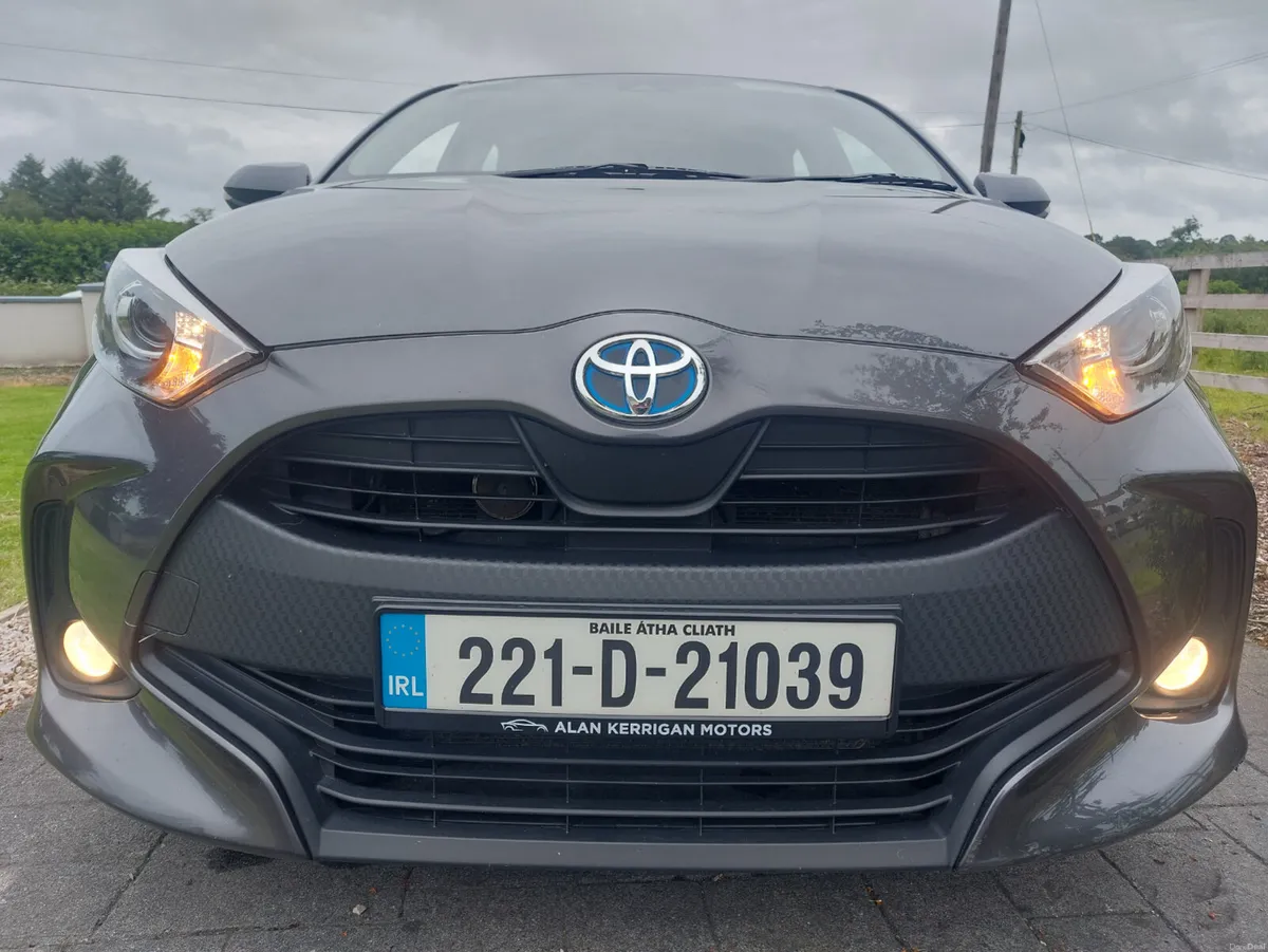 TOYOTA YARIS 2022' HYBRID - LUNA - Image 2