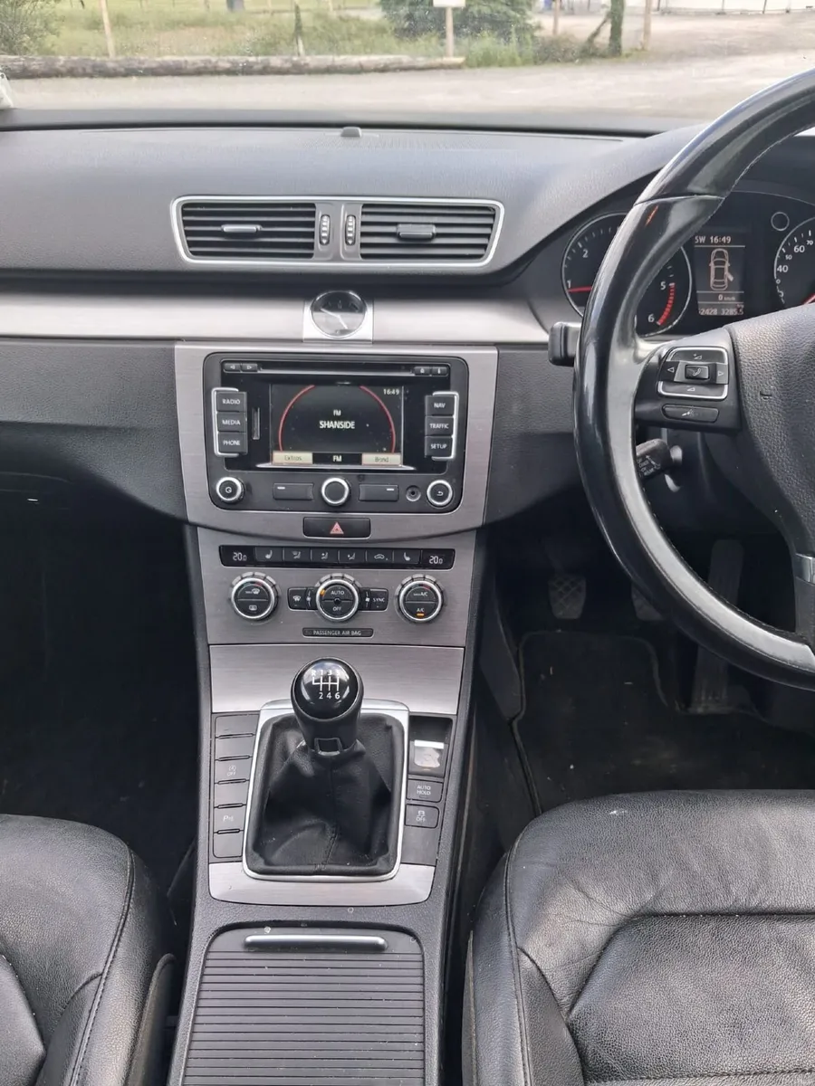 Volkswagen Passat 2014 - Image 3