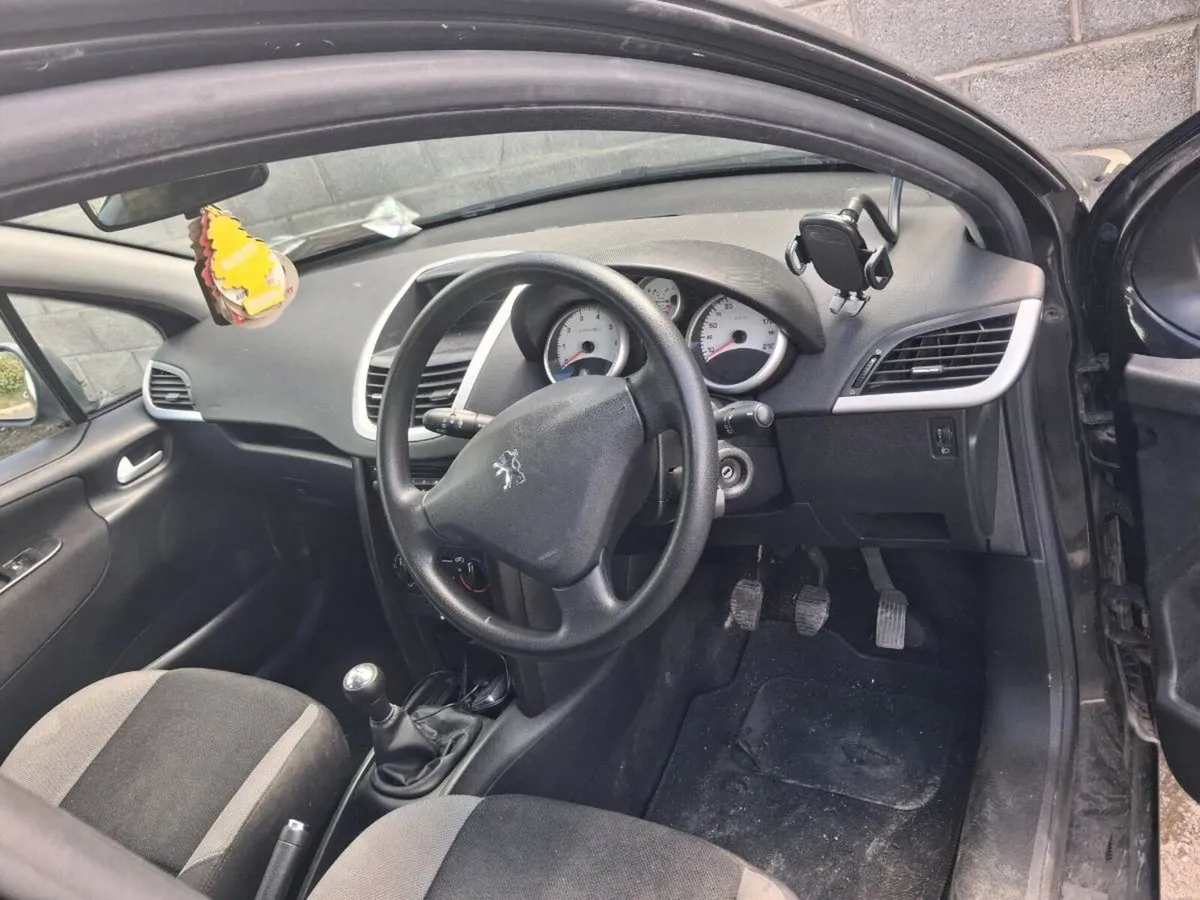 Peugeot 2008 - Image 2
