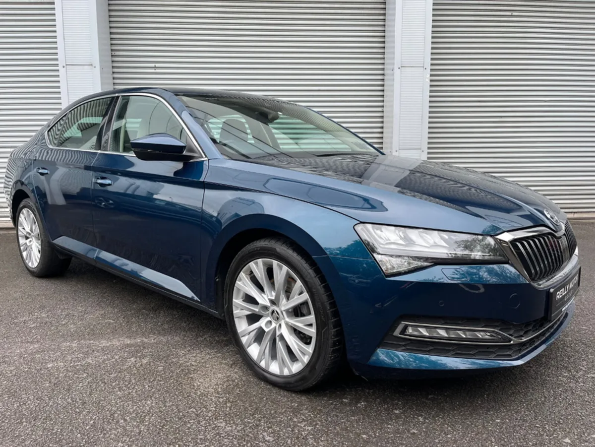 Skoda Superb 2.0 DIESEL STYLE AUTO - Image 1