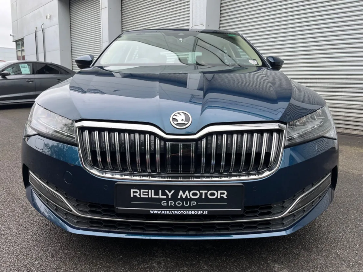 Skoda Superb 2.0 DIESEL STYLE AUTO - Image 2