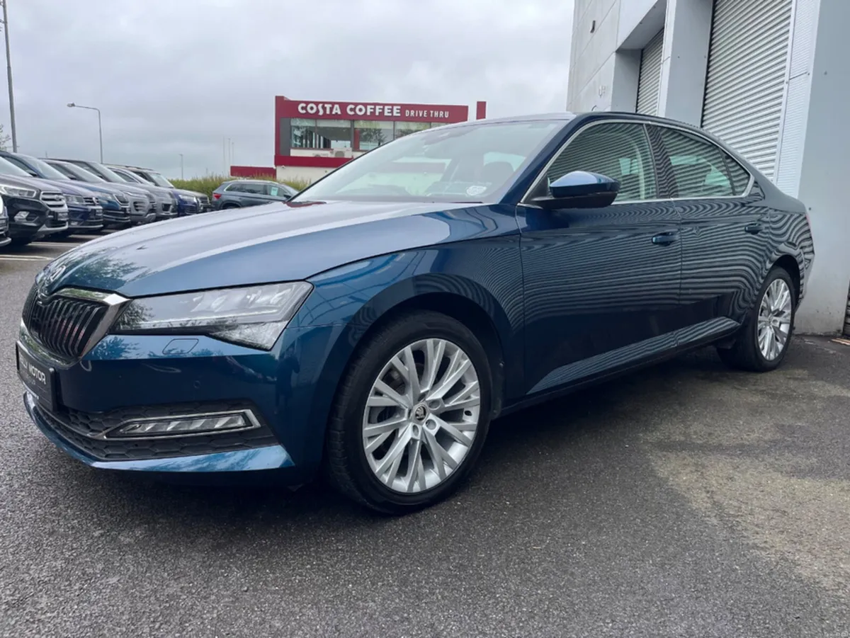 Skoda Superb 2.0 DIESEL STYLE AUTO - Image 3