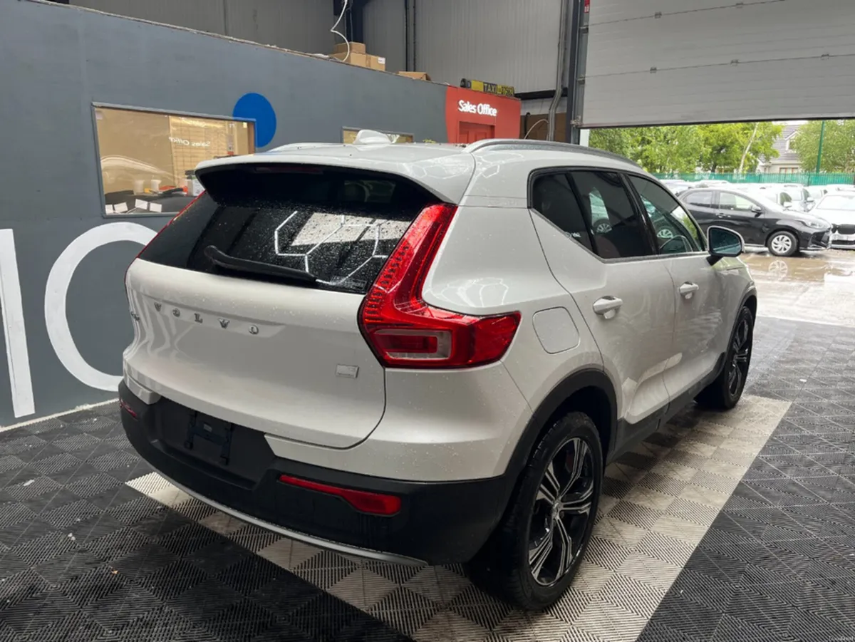 Volvo XC40 2021 VOLVO XC40 RECHARGE T5 PHV 1.5 AUT - Image 2