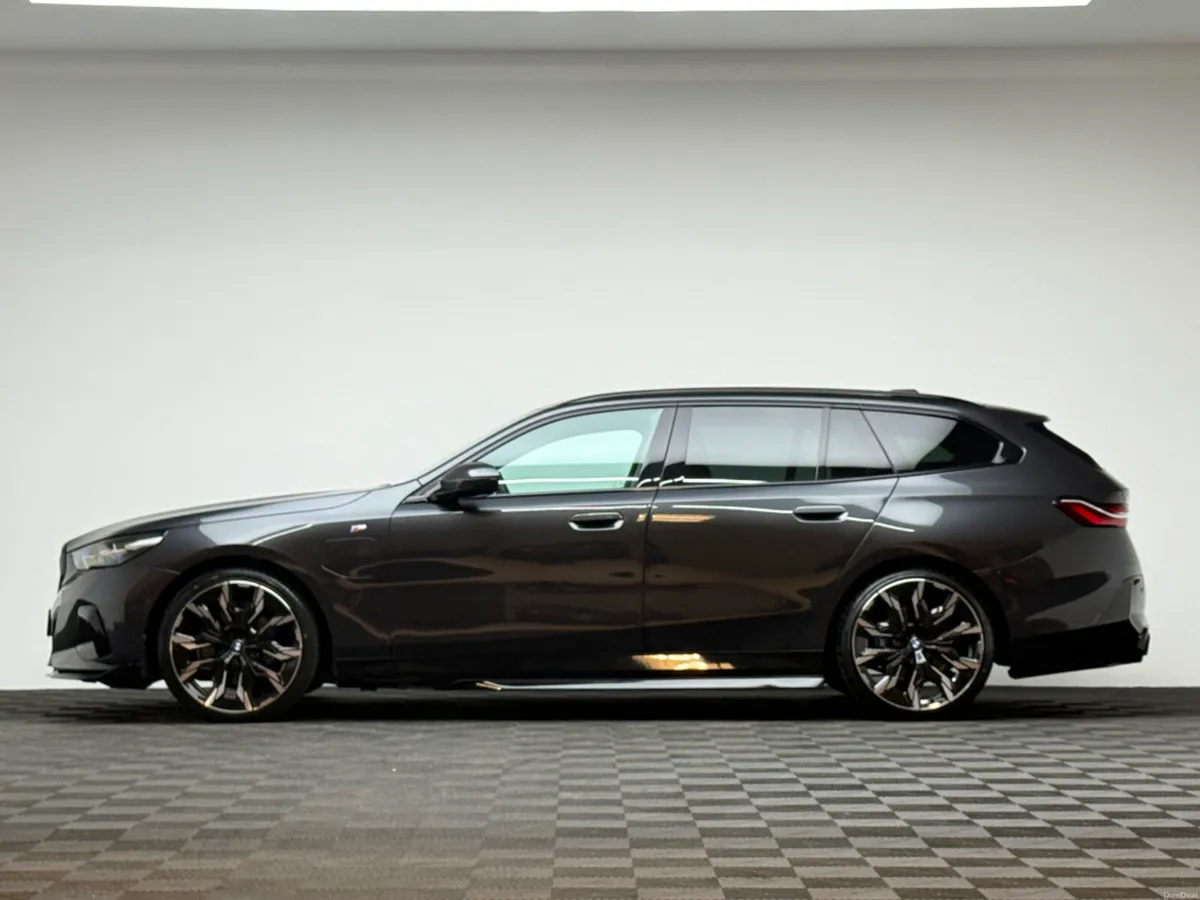 BMW 5-Series 530E M SPORT TOURING *PAN ROOF* - Image 3
