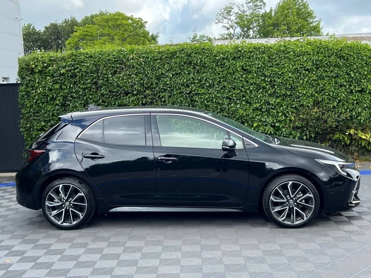 Toyota Corolla GZ SPORT 1.8 HYBRID AUTO // VERY LO - Image 2