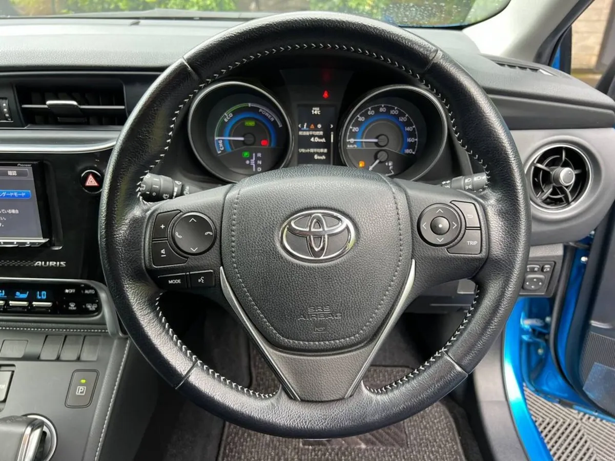 Toyota Auris 1.5 HYBRID AUTO // MULTIMEDIA DISPLAY - Image 4