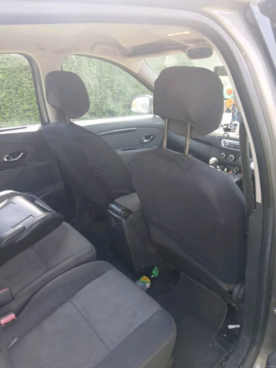 Car - Image 4