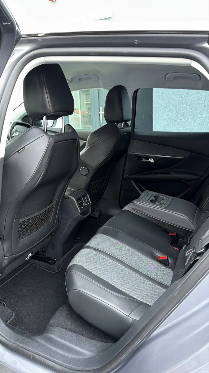 2017 Peugeot 3008 – 1.2 Pe - Image 3