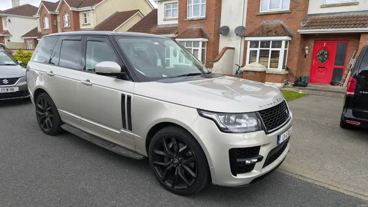 Range Rover Vogue 4.4tdv8 / €333 Tax (5 Seater) - Image 1