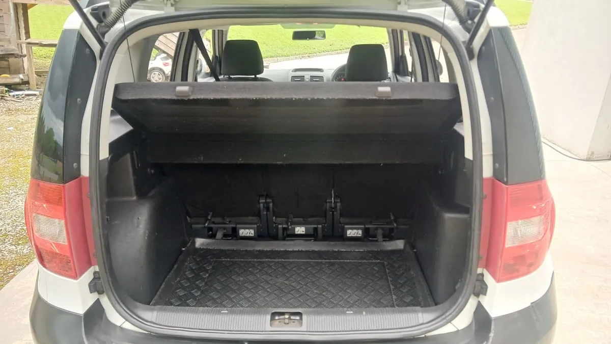 Skoda Yeti 2011 - Image 2
