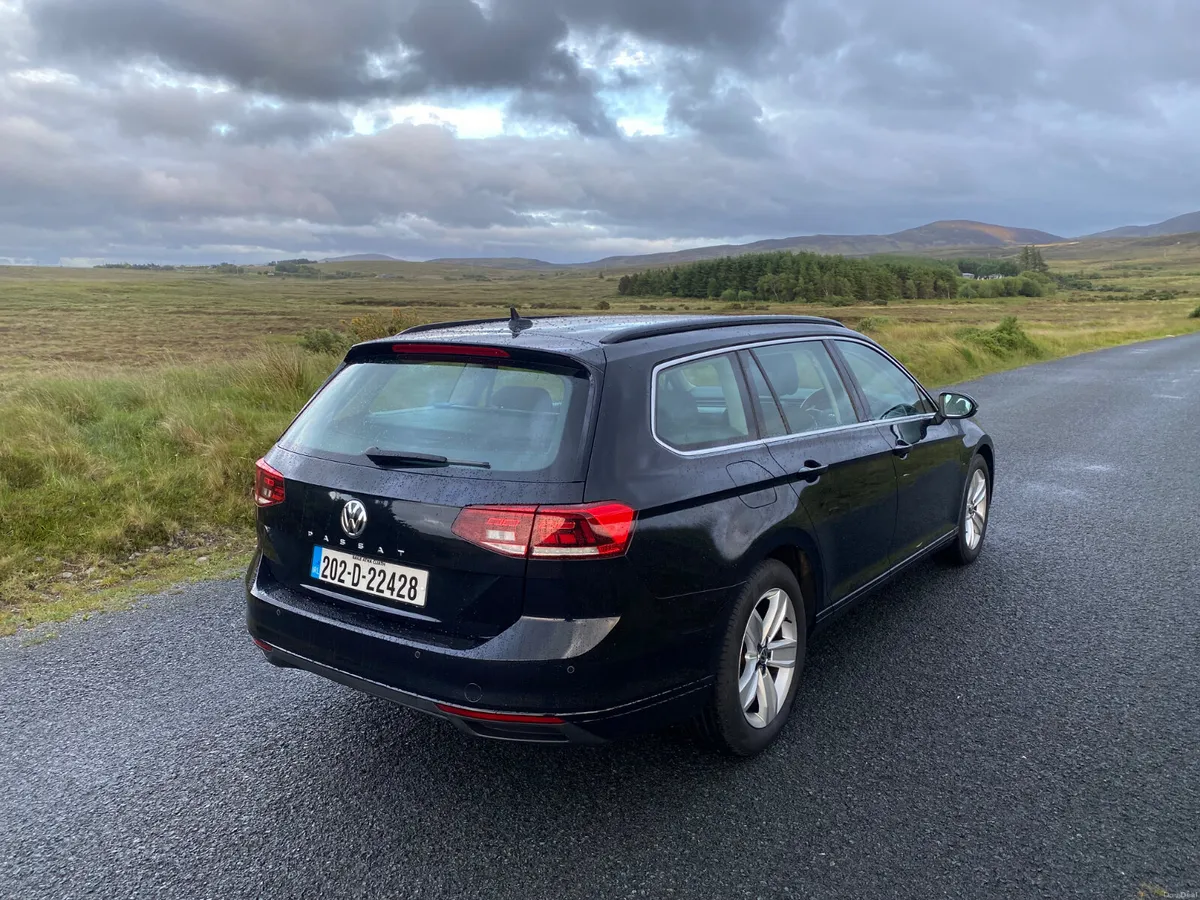 Volkswagen Passat 2020 - Image 4