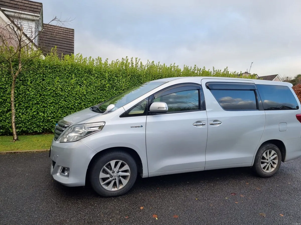 Toyota Alphard - Image 2