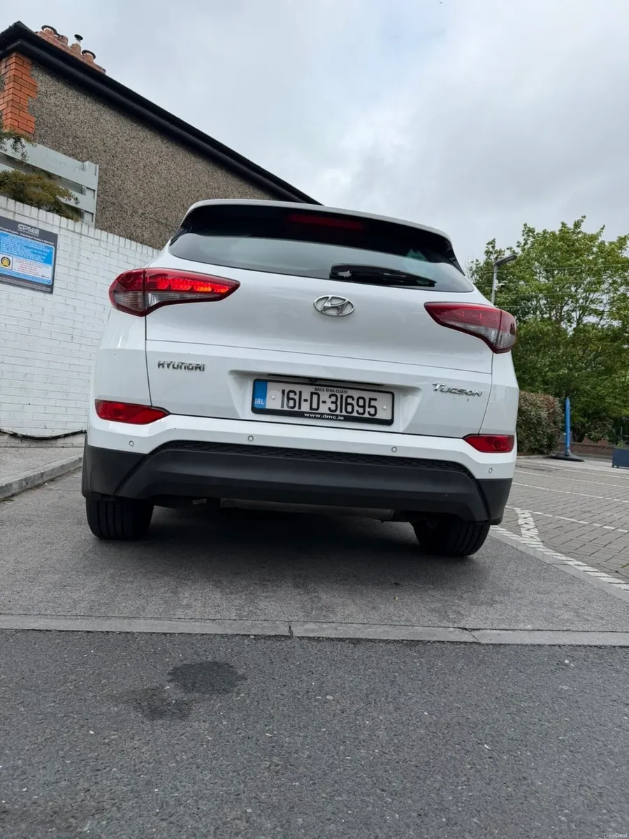2016 Hyundai Tucson high spec / sunroof. Low miles - Image 2