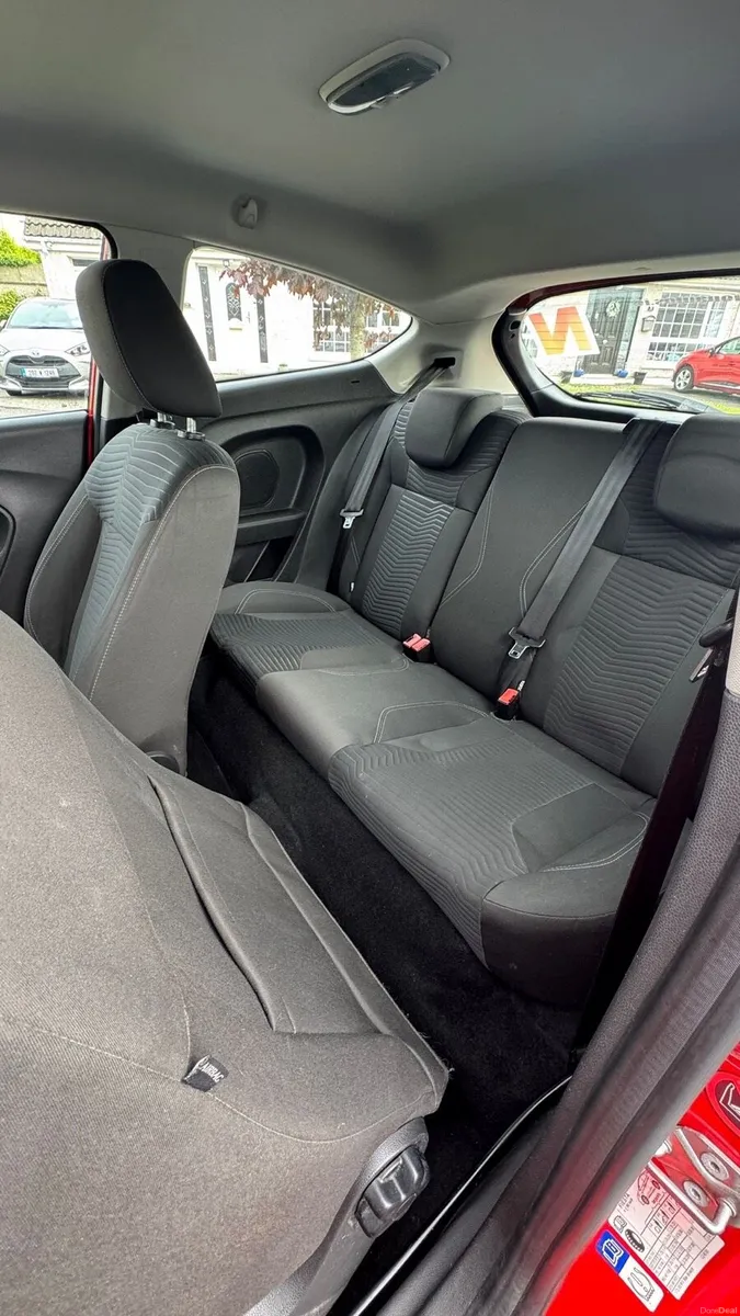 Car - Image 4