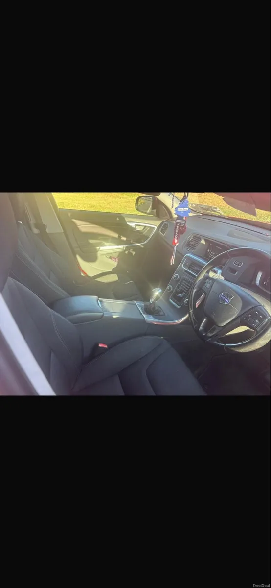 Volvo S60 excellent condition - Image 5