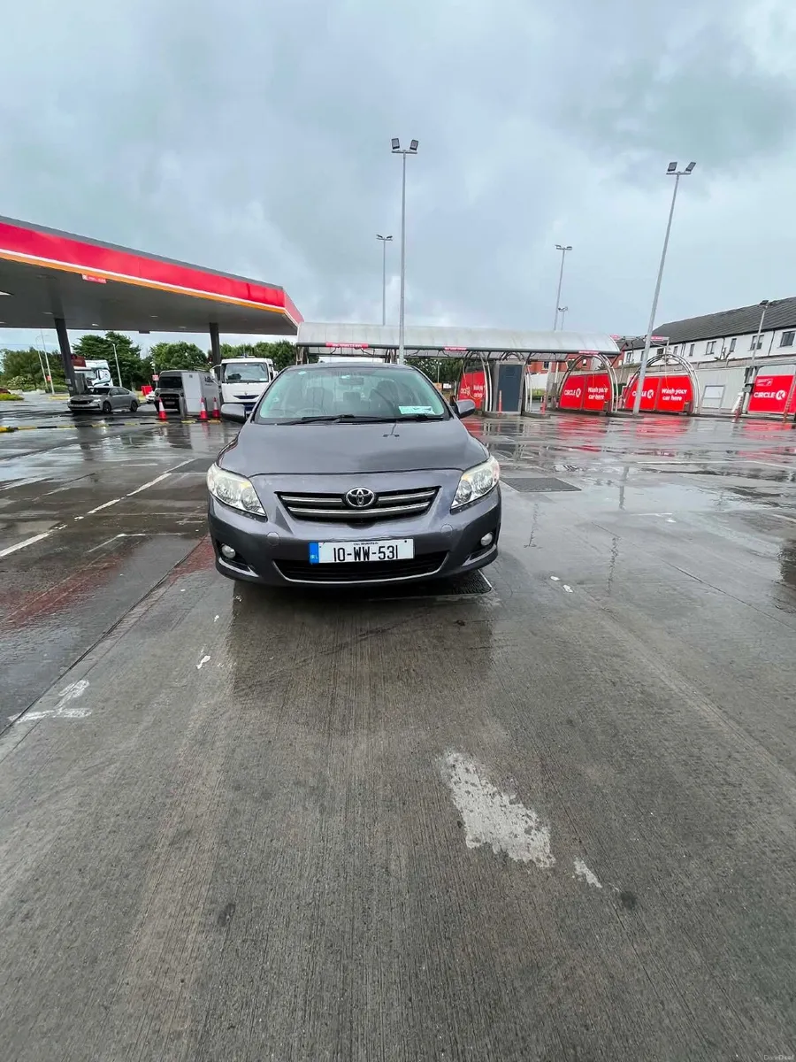 Toyota Corolla 2010 - Image 2