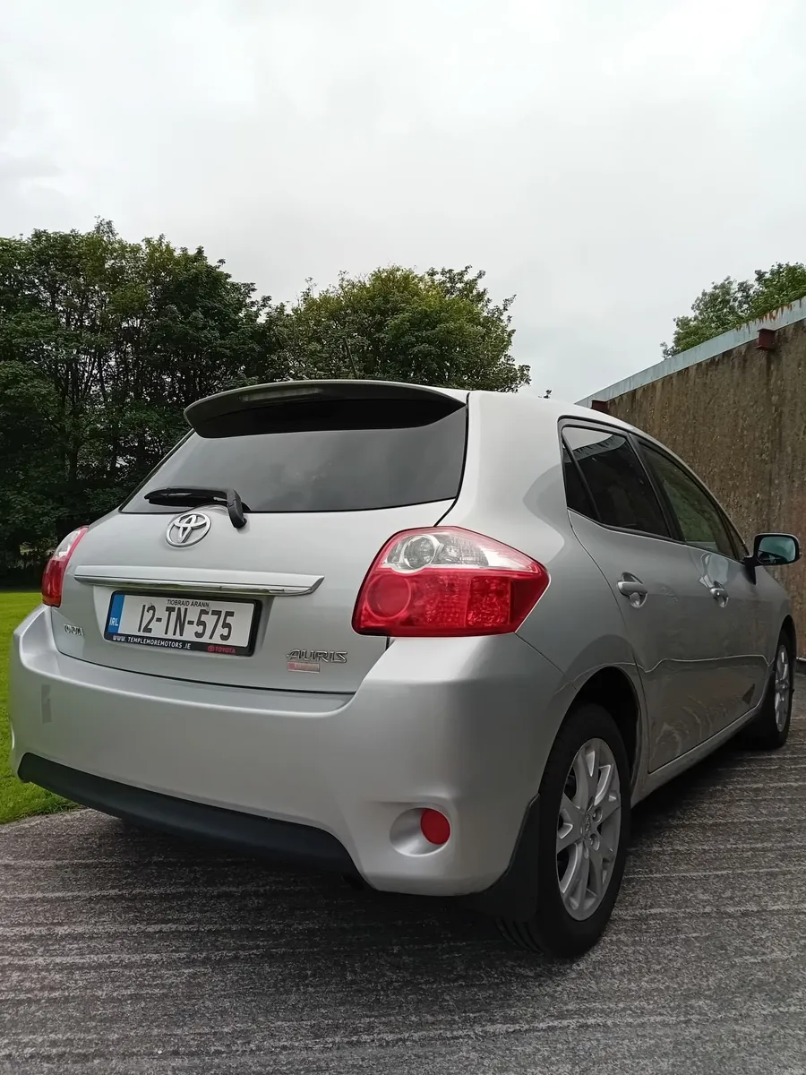 Toyota Auris 2012 - Image 1