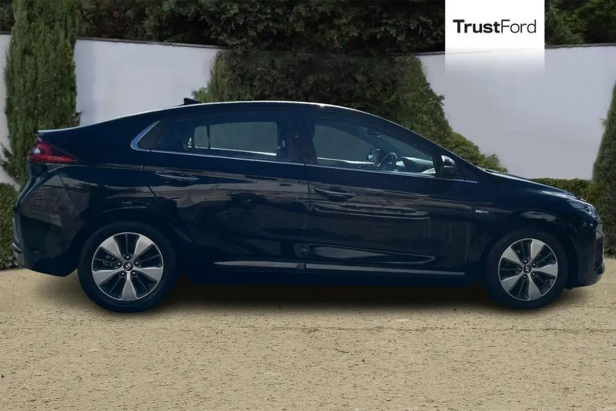 Hyundai IONIQ Premium SE - Image 3