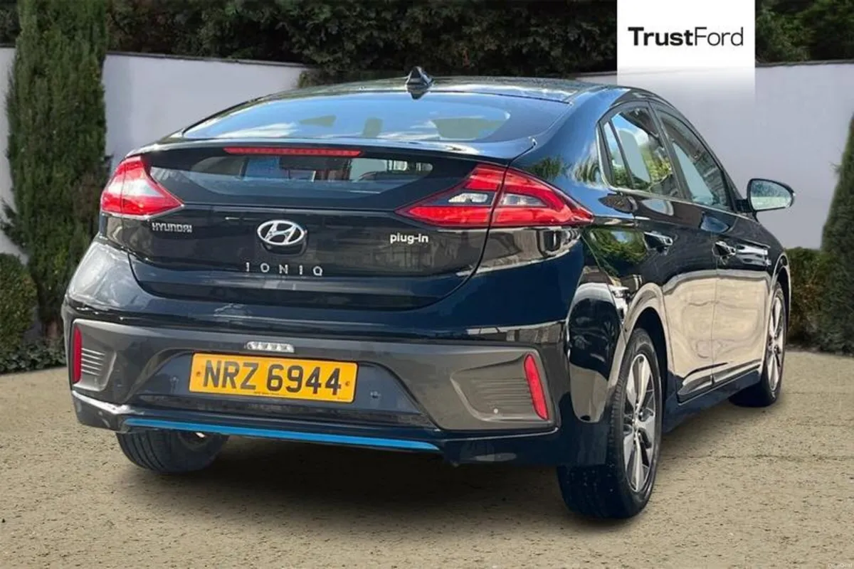 Hyundai IONIQ Premium SE - Image 4