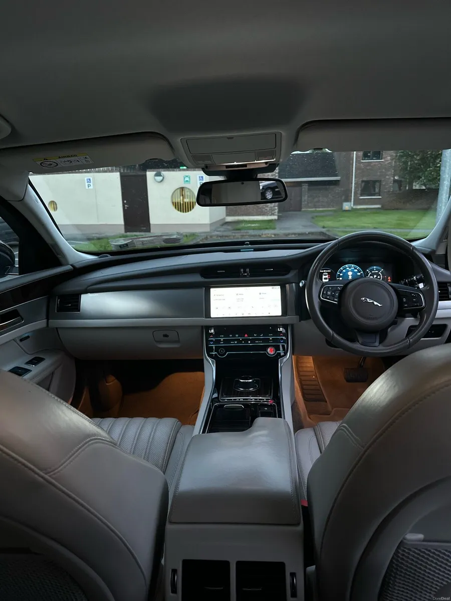 2018 Jaguar XF 2.0D Automatic Luxury/Performance - Image 3