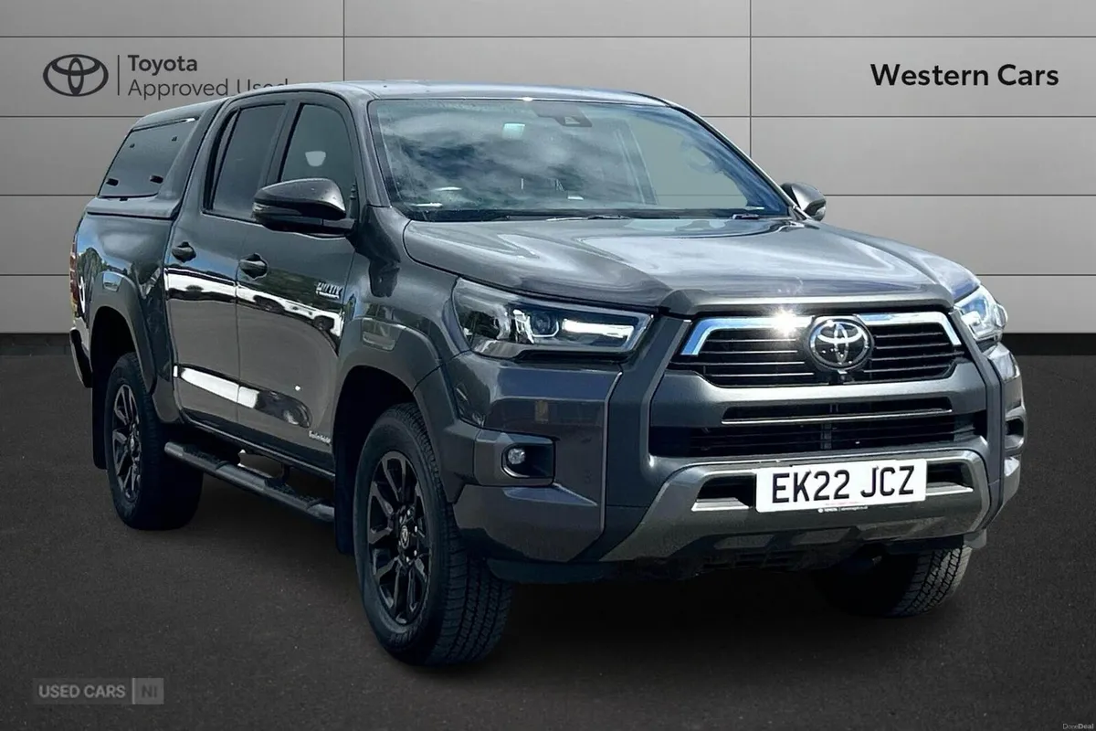 Toyota Hilux 2.8 D-4D Invincible X Auto 4WD Euro 6 - Image 1