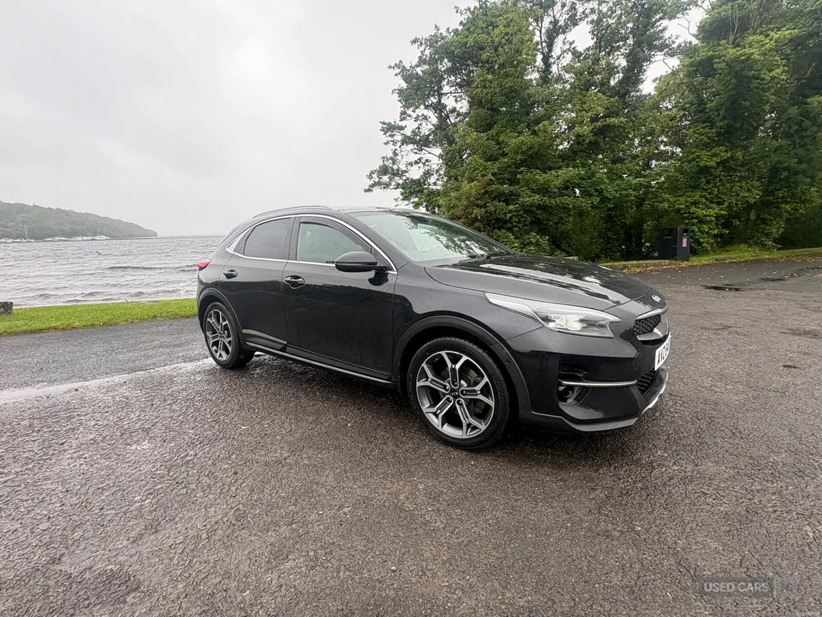 Kia XCeed HATCHBACK SPECIAL EDITION - Image 2