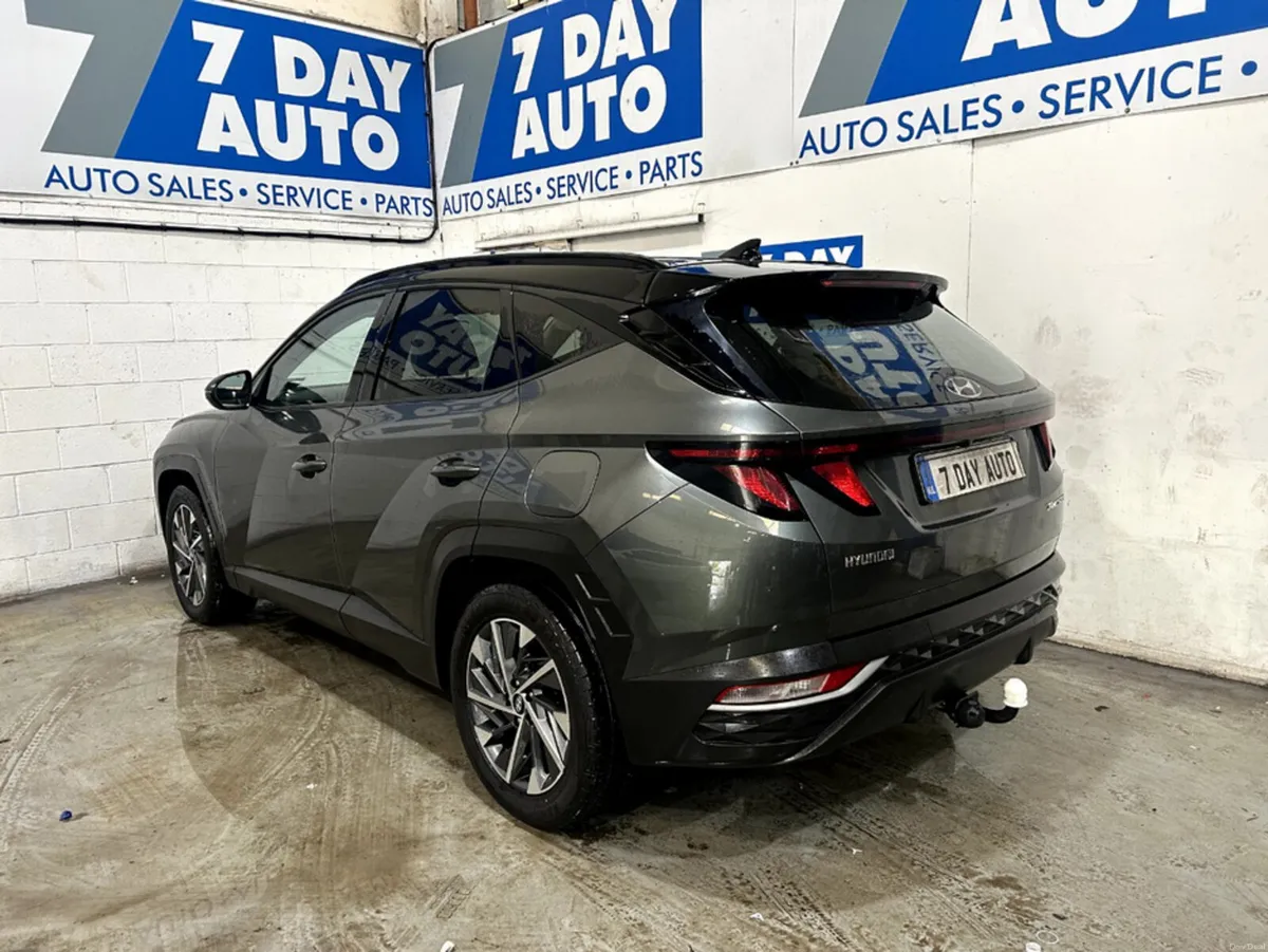 Hyundai Tucson EXECUTIVE 2TONE 5DR - Image 5