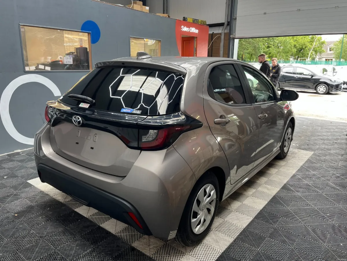 Toyota Yaris 2021 TOYOTA YARIS X 1.0 AUTOMATIC / R - Image 2