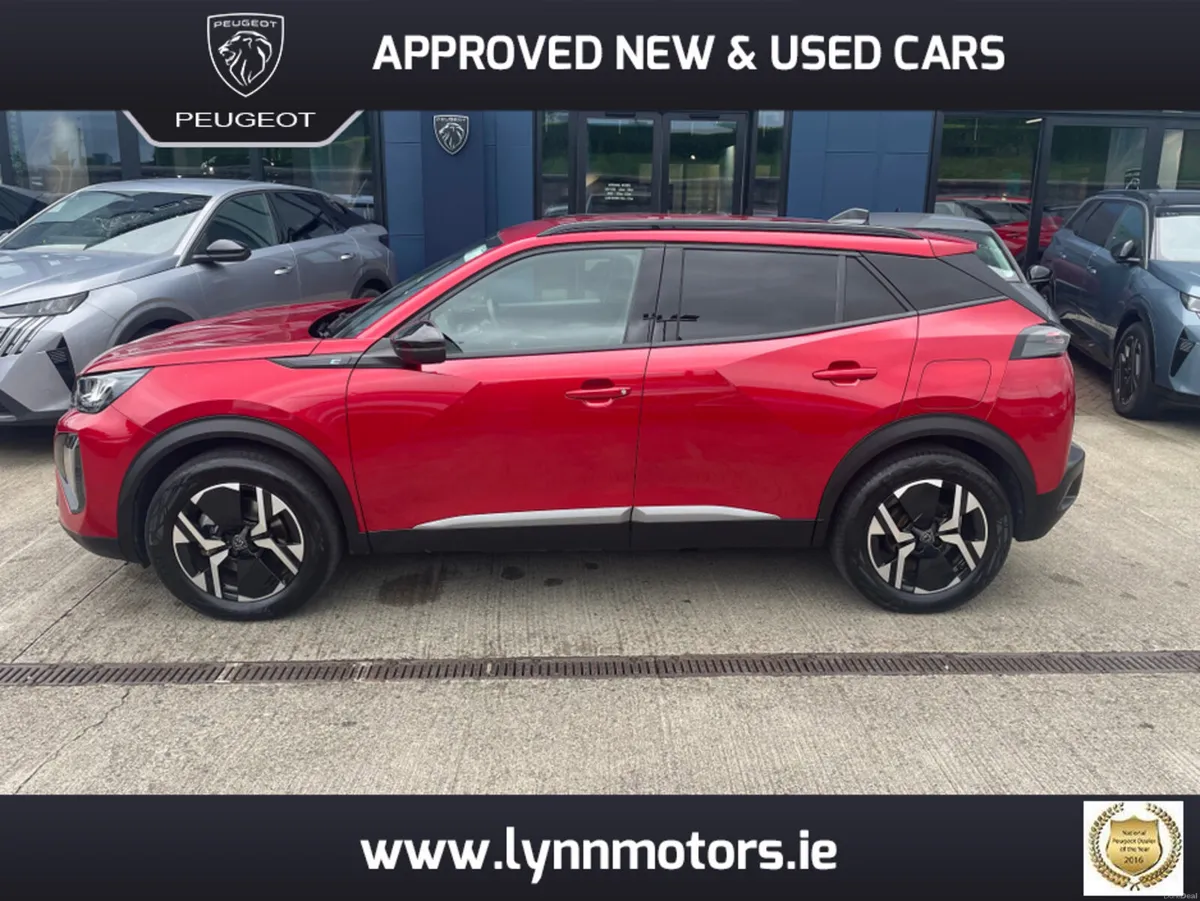 Peugeot 2008 ALLURE 156HP 54 KWH 4DR - Image 3