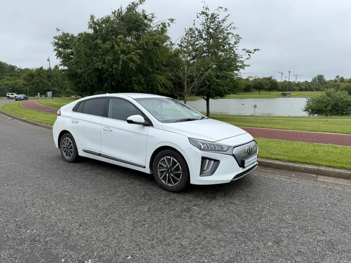 Hyundai IONIQ EV PREMIUM 5DR AUTO 3 - Image 3