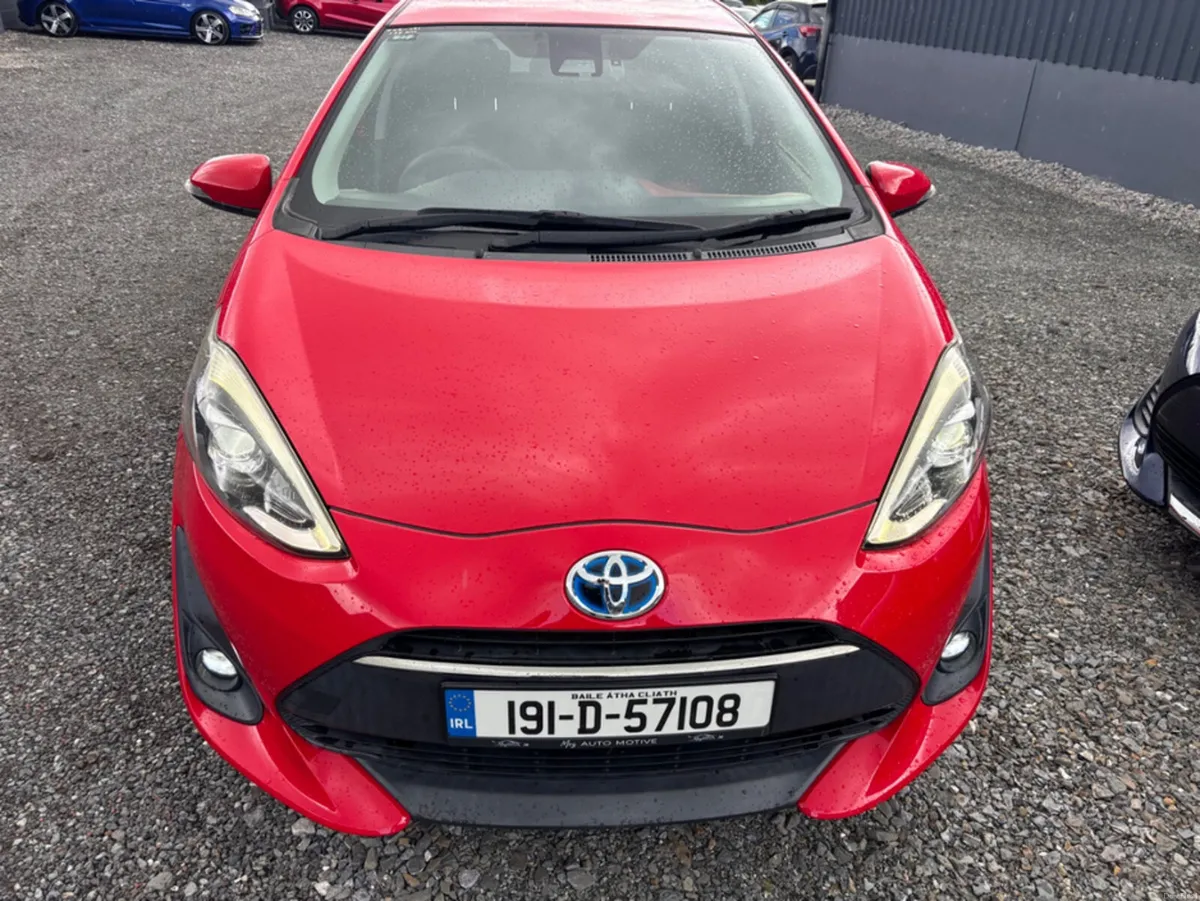 Toyota Aqua HYBRID - Image 4