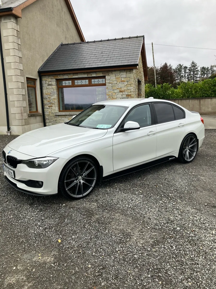 BMW 320D - Image 1