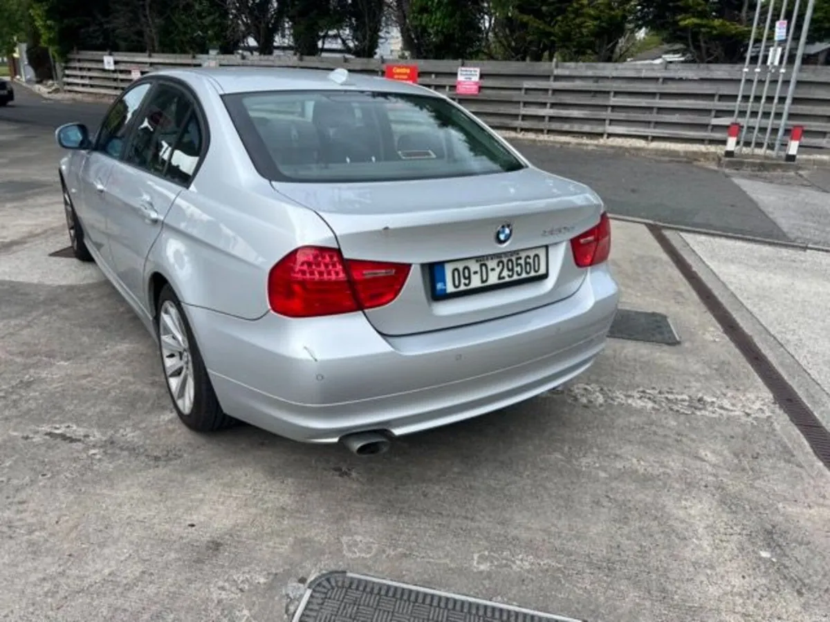 BMW 3-Series 2009 - Image 3