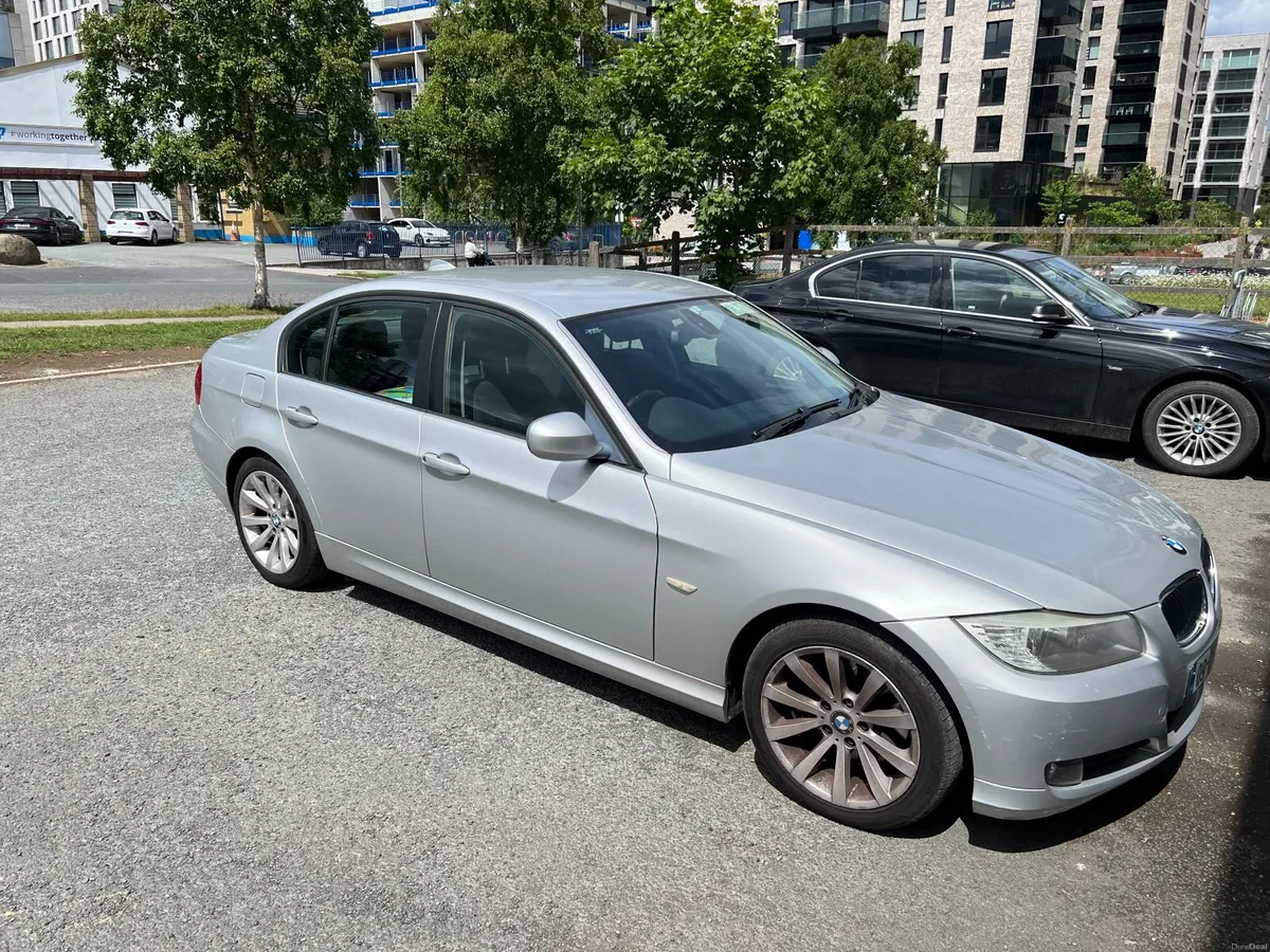 BMW 3-Series 2009 - Image 1