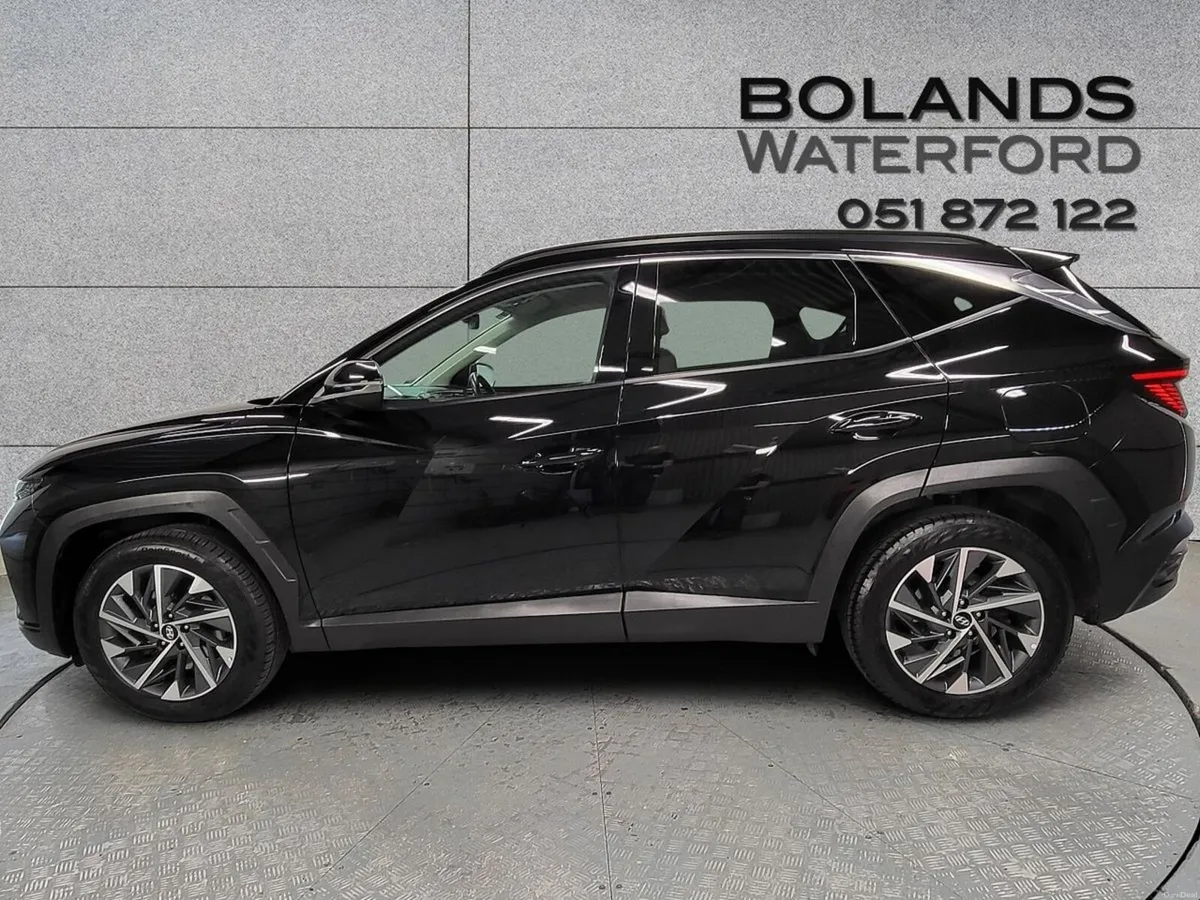 Hyundai Tucson 2WD Executive Plus - Image 3