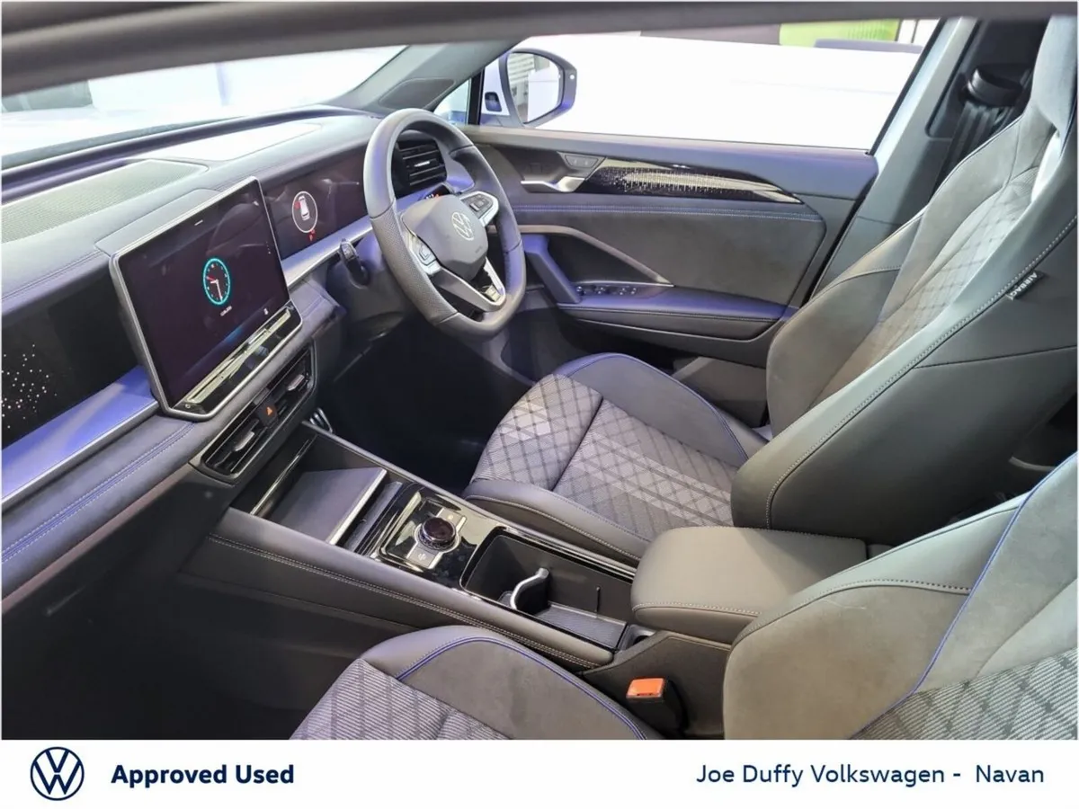 Volkswagen Tayron R-LINE 1.5TSI PHEV AUTO - Image 4