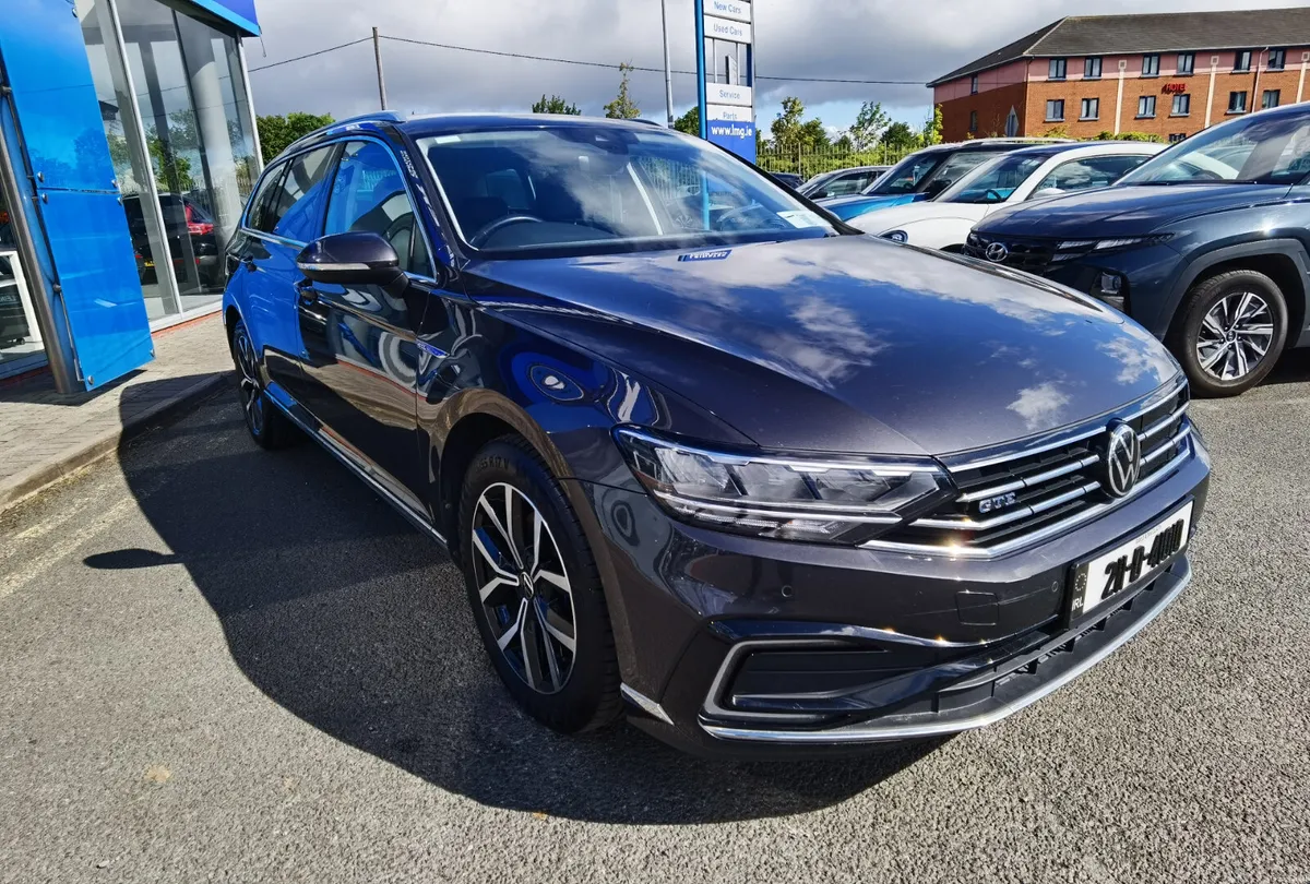 VOLKSWAGEN PASSAT 1.4 GTE ESTATE AUTOMATIC PHEV - Image 4