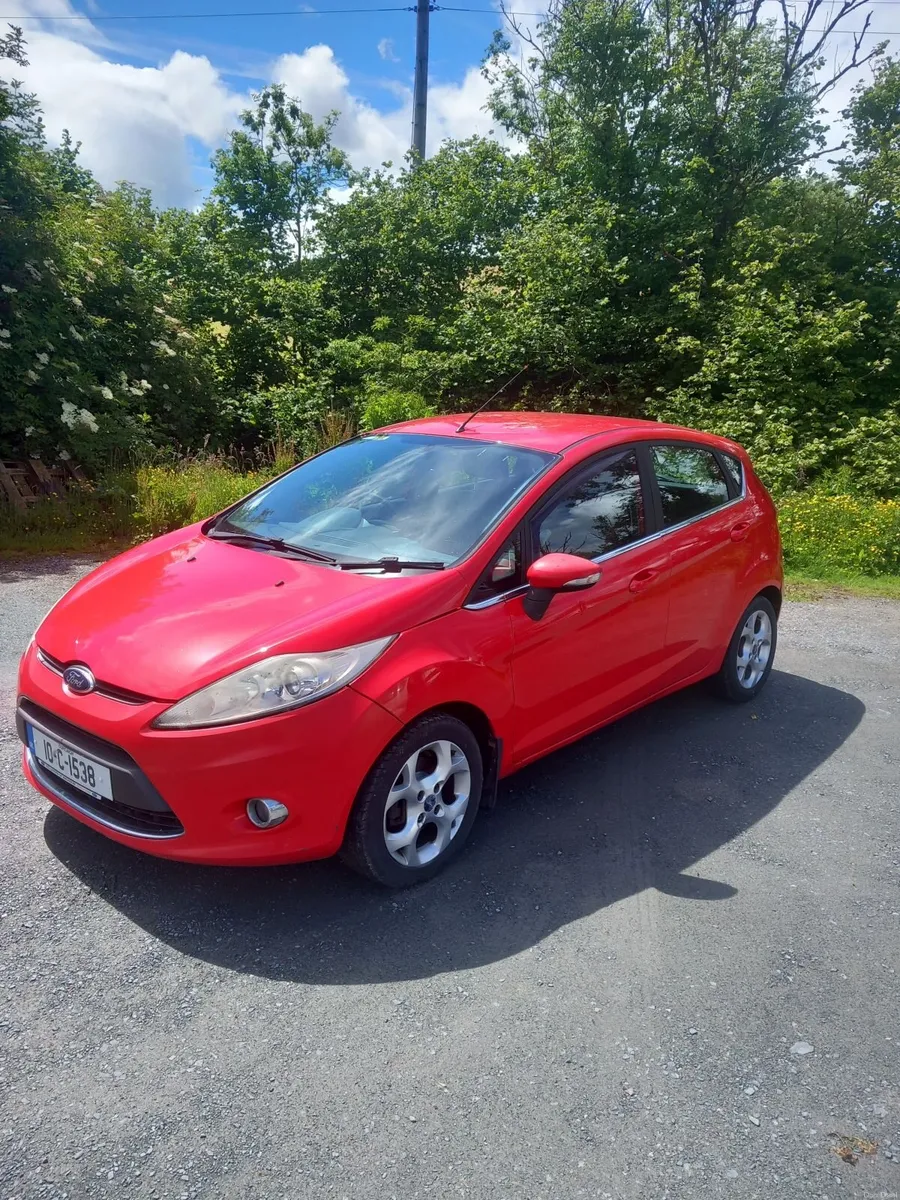 Ford Fiesta 2010 - Image 1