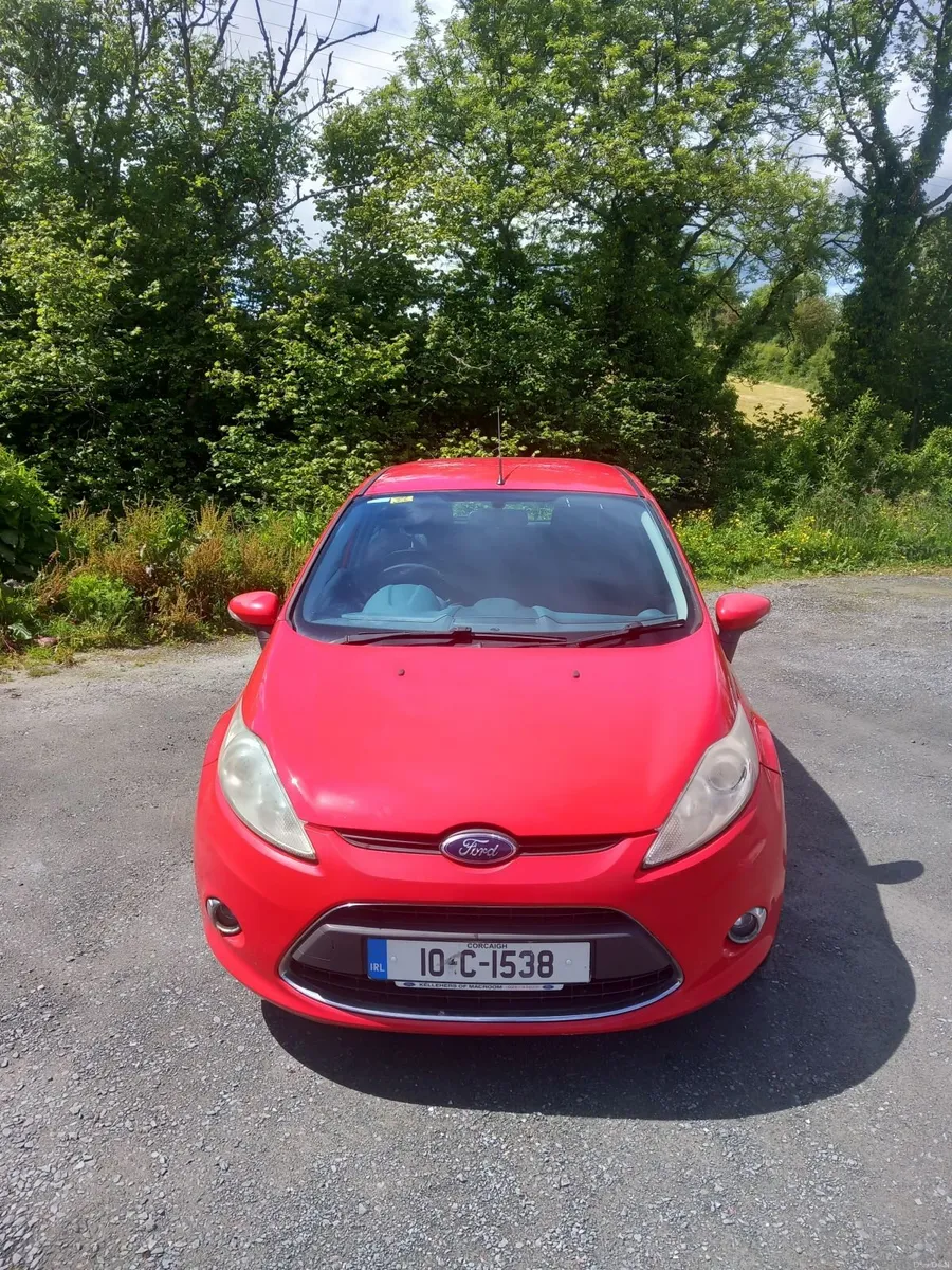 Ford Fiesta 2010 - Image 2