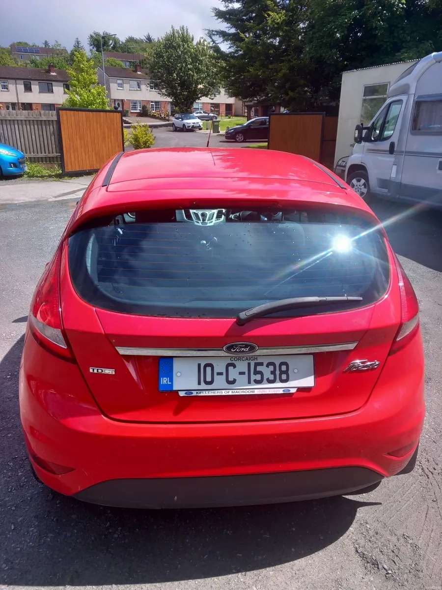 Ford Fiesta 2010 - Image 4