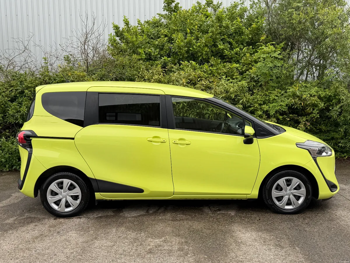 Toyota Sienta 1.5 Hybrid Auto Powersliding Doors - Image 2