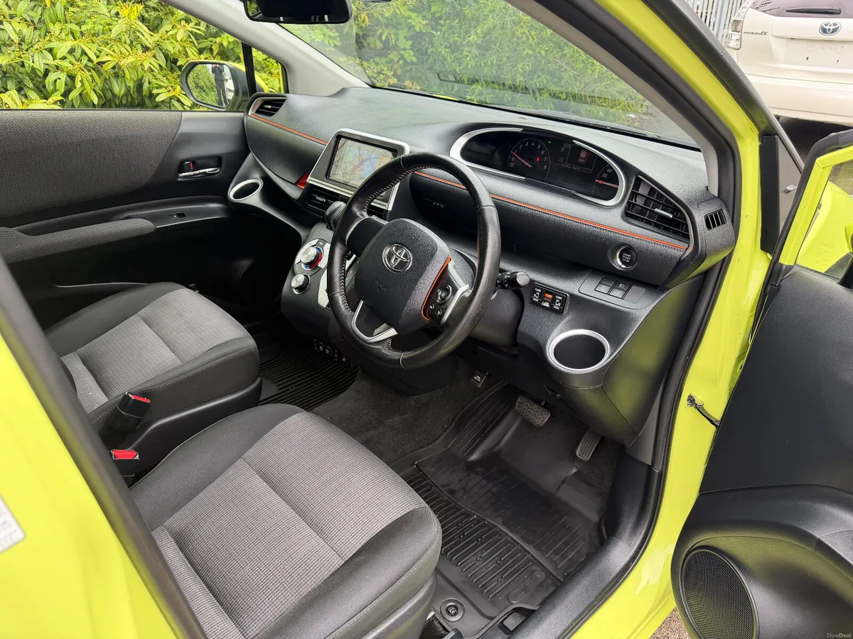 Toyota Sienta 1.5 Hybrid Auto Powersliding Doors - Image 6