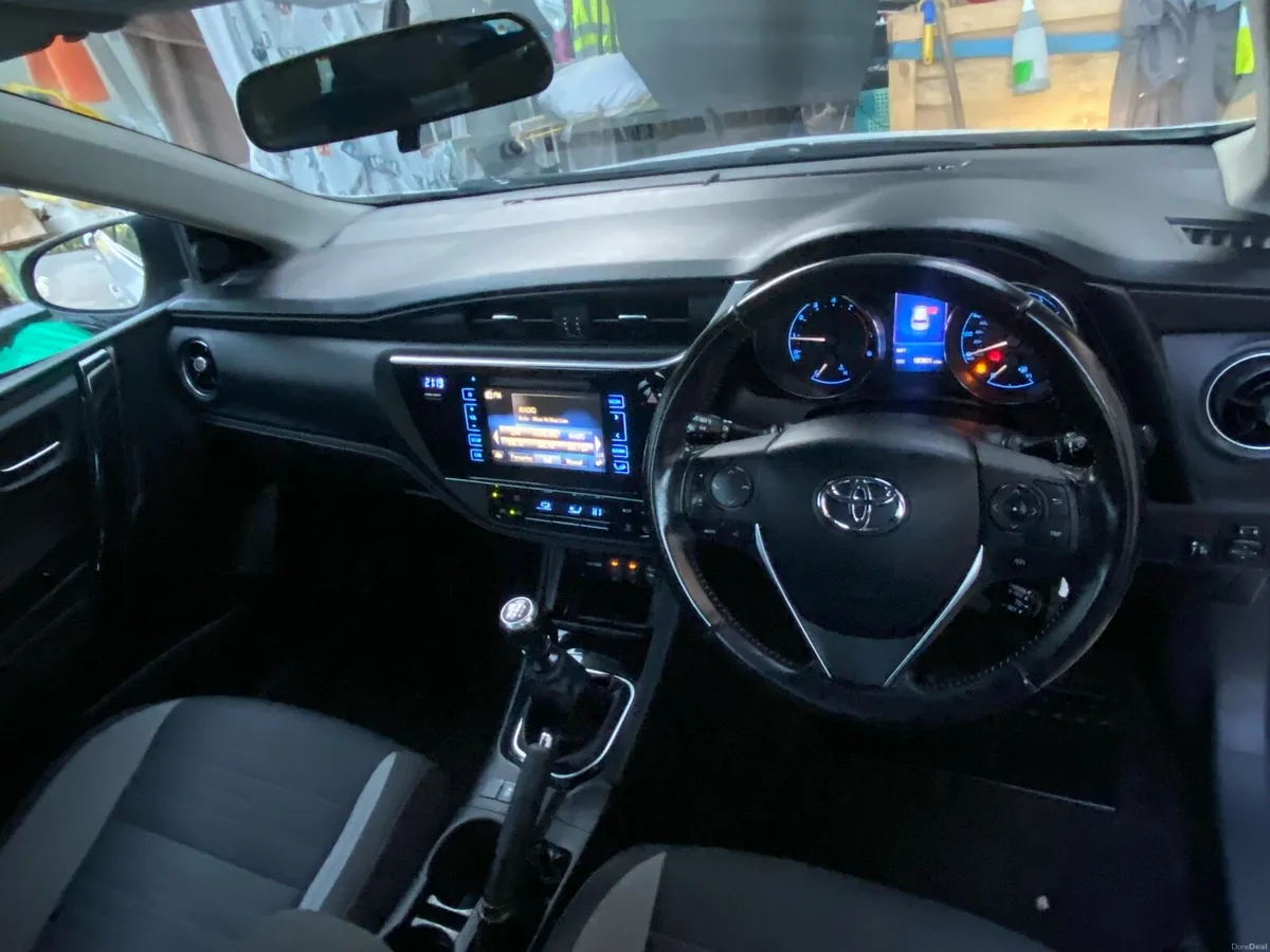 Toyota auris - Image 6