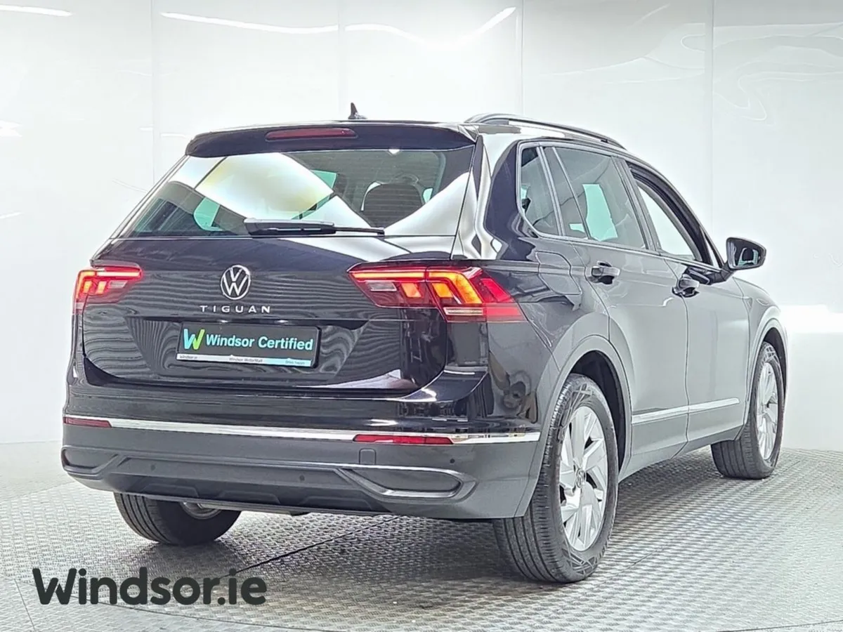 Volkswagen Tiguan 2.0 TDI 122HP Life Manual - Image 3