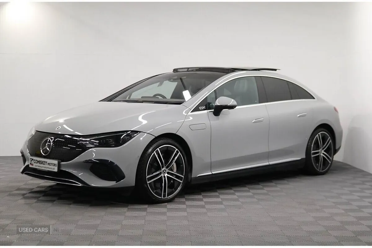 Mercedes-Benz EQE 300 Exclusive Luxury - Image 3