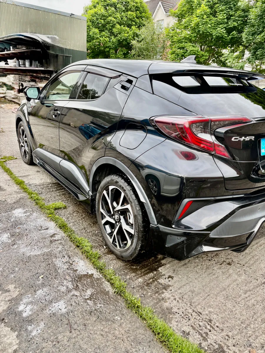 Toyota C-HR 1.8L hybrid 2017- TRD Kit - Image 4