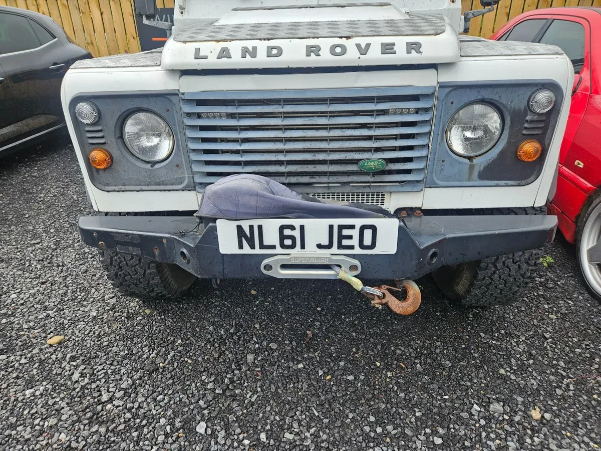 Land Rover Defender 2011 - Image 1