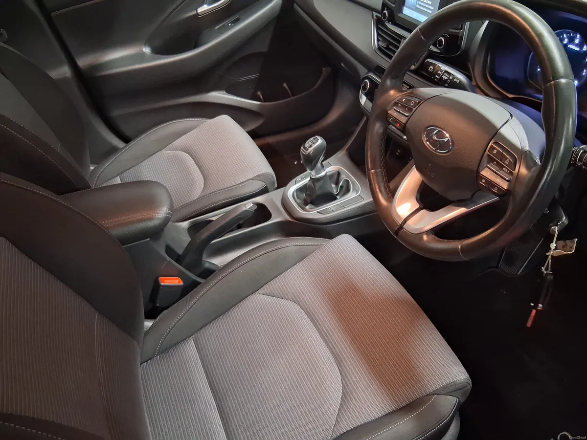 2018 Hyundai i30 DELUXE  - ONLY 90KMS - Image 3