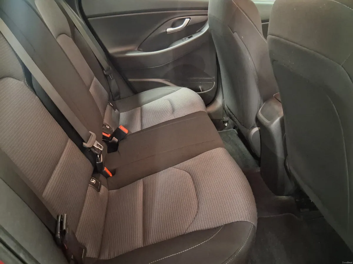 2018 Hyundai i30 DELUXE  - ONLY 90KMS - Image 4