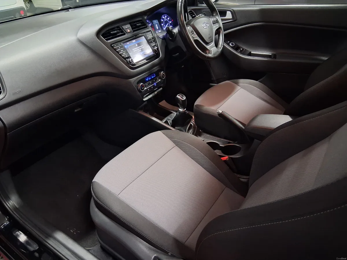2016 Hyundai i20 SPORT 3DR - Image 4